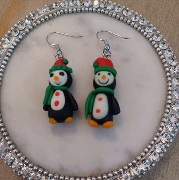 Green Holiday Christmas Penguin Dangle Drop Earrings - Picture 1 of 11